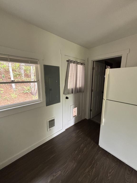 Building Photo - 44791 Quartzville Dr