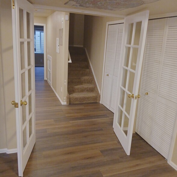 Stairway leading to basement - 7334 Pearly Heath Rd
