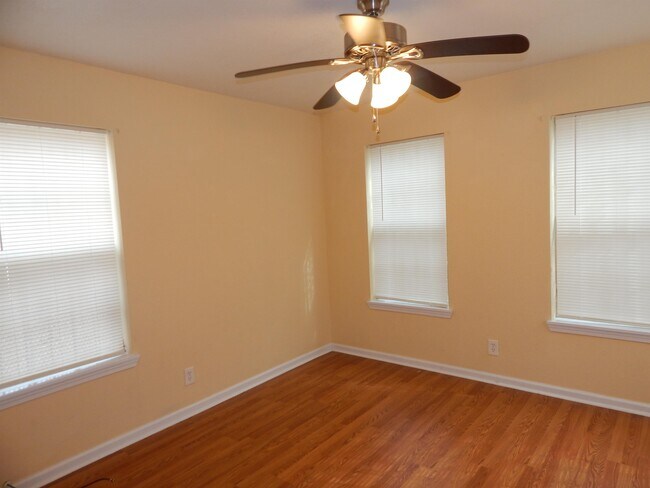 Building Photo - 507 Duncan Ave