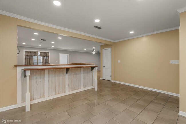 Building Photo - 9346 Shartel Dr