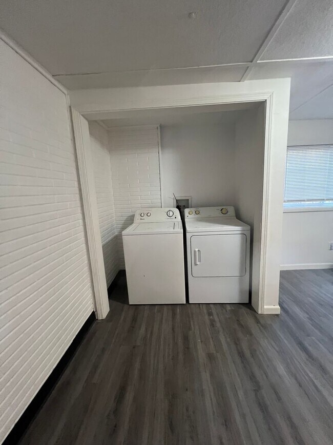 Building Photo - 10 Brig Dean Rd