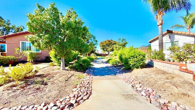 Building Photo - Lovely Single-Story Home in the Friendly a...