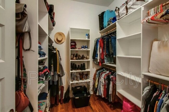 Building Photo - 1329A Meridian St