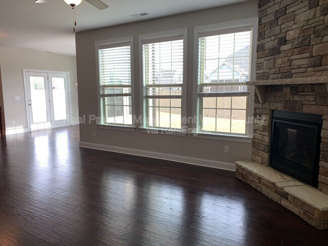Building Photo - 2413 Havenfaire Ln