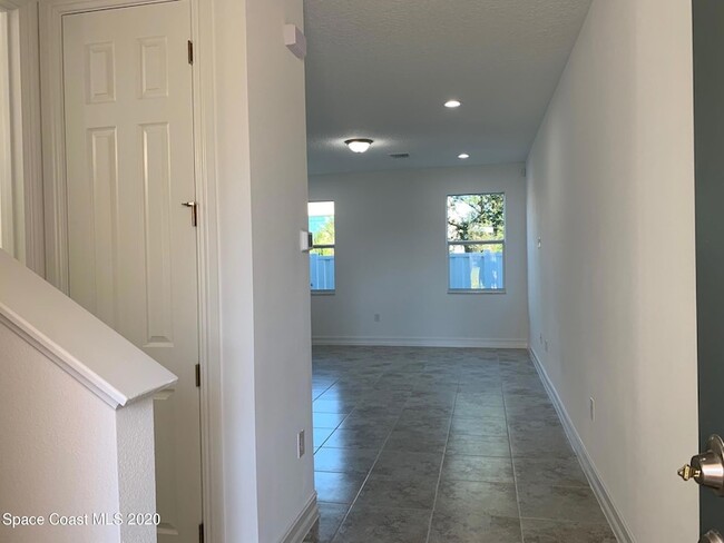 Building Photo - 1470 Isabella Dr