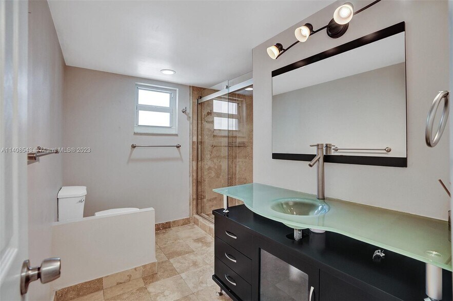 Building Photo - 2201 S Ocean Dr