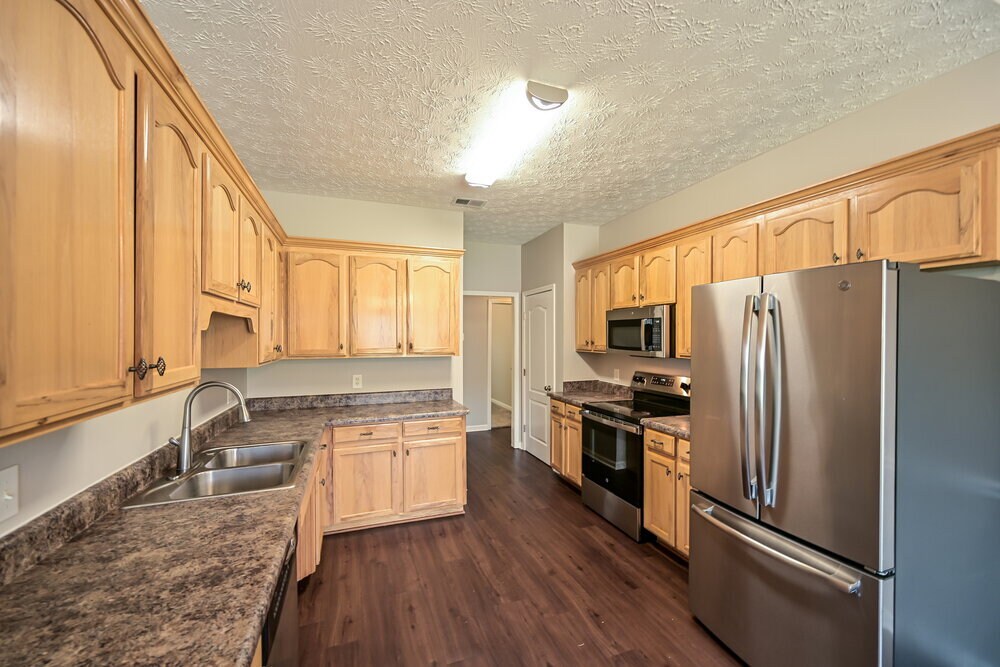 Building Photo - 1903 Champlain Dr