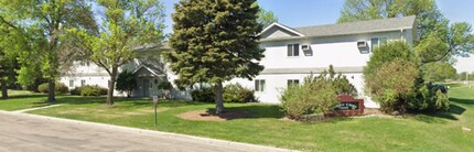 Building Photo - Fairway Court