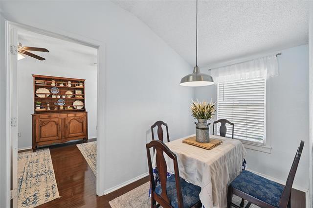 Building Photo - 5213 Lovell Ave