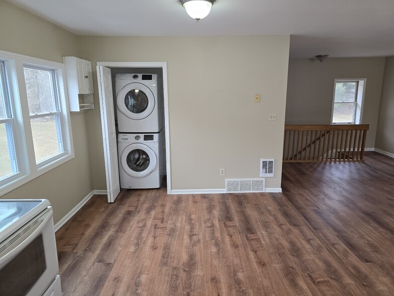 Building Photo - 52 Shelterwood Rd