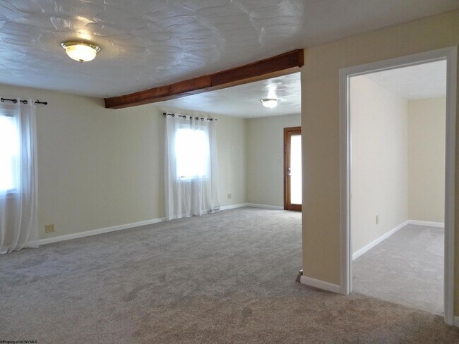 Building Photo - 2726 Stewartstown Rd