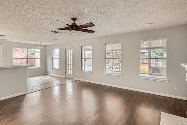 Building Photo - 1021 Bainbridge Ln
