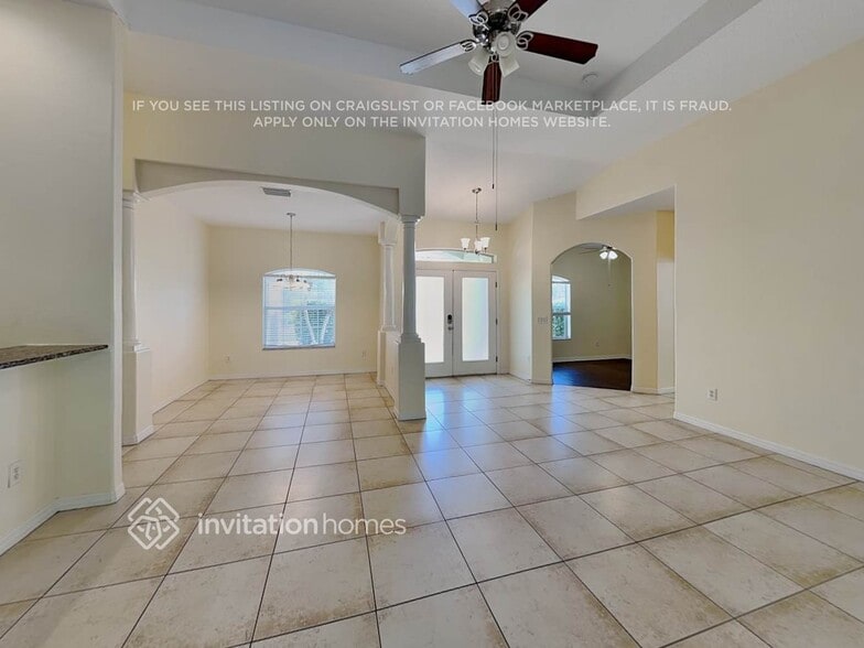 Building Photo - 3025 Dalhart Ave