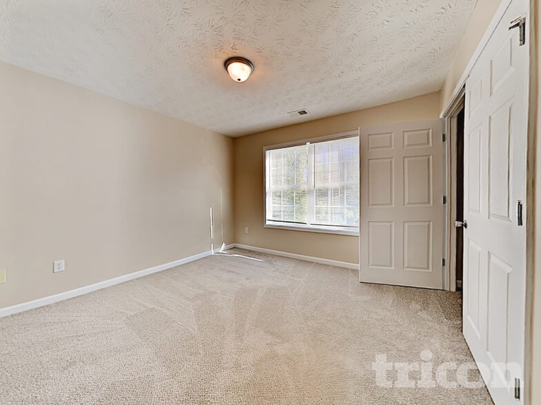 Building Photo - 1416 Meadow Ct