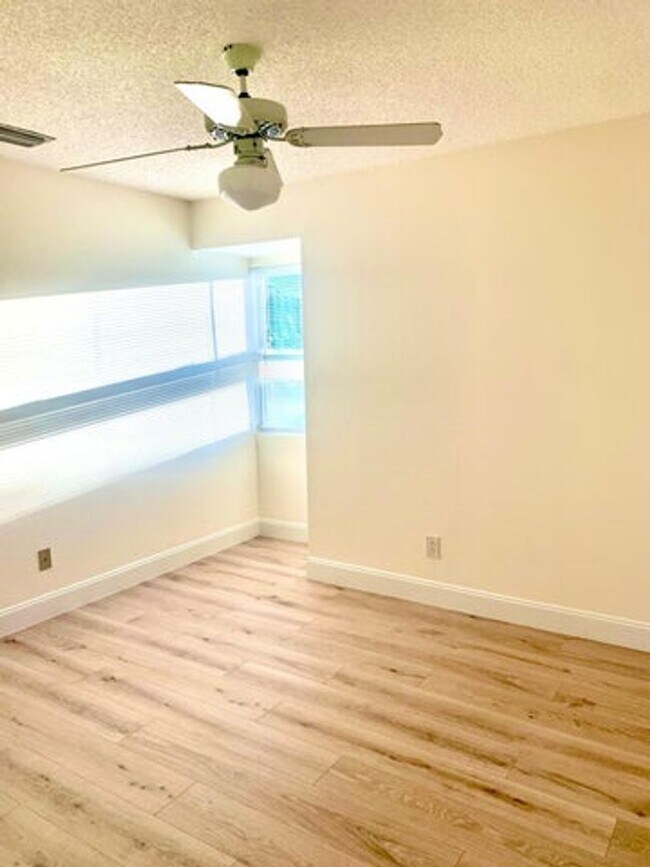 Building Photo - 107 Gibraltar St