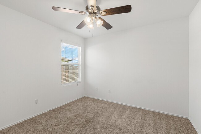 Building Photo - Cozy Kyle Home Awaits You