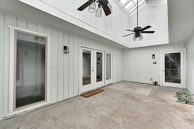 Building Photo - 1808 Cougar Ln
