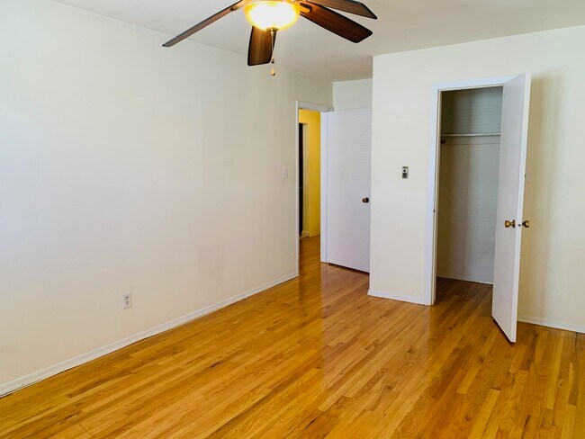 Building Photo - 34 E 32nd St
