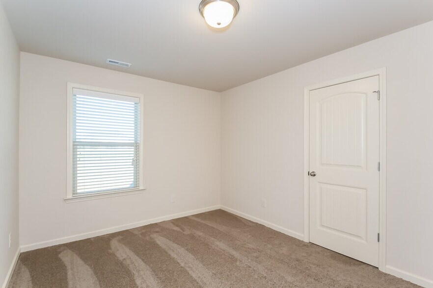 Building Photo - 3219 Puritan Way