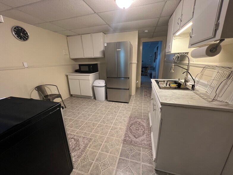 Building Photo - 2329 10th Ct S