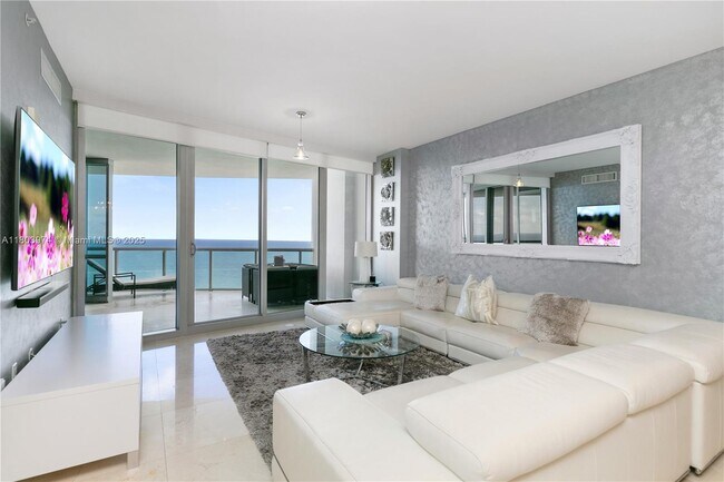 Building Photo - 17121 Collins Ave