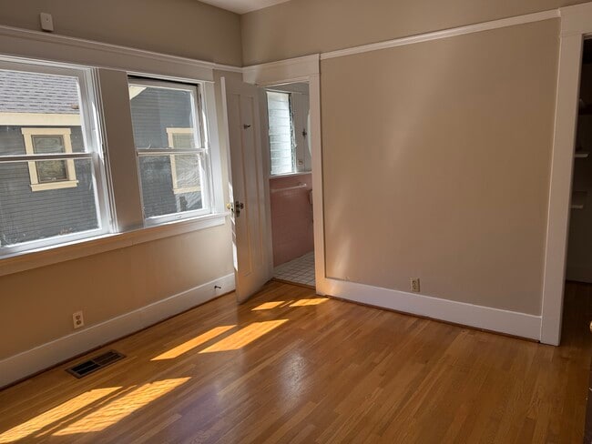 Building Photo - 2020 Milan Ave