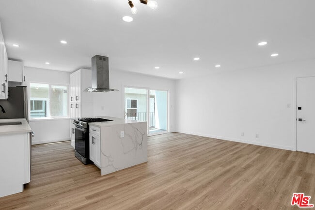 Building Photo - 1021 N Genesee Ave