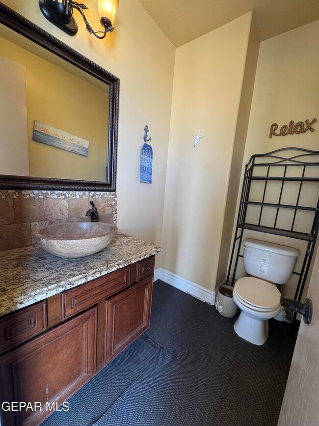 Building Photo - 7381 Black Mesa Dr