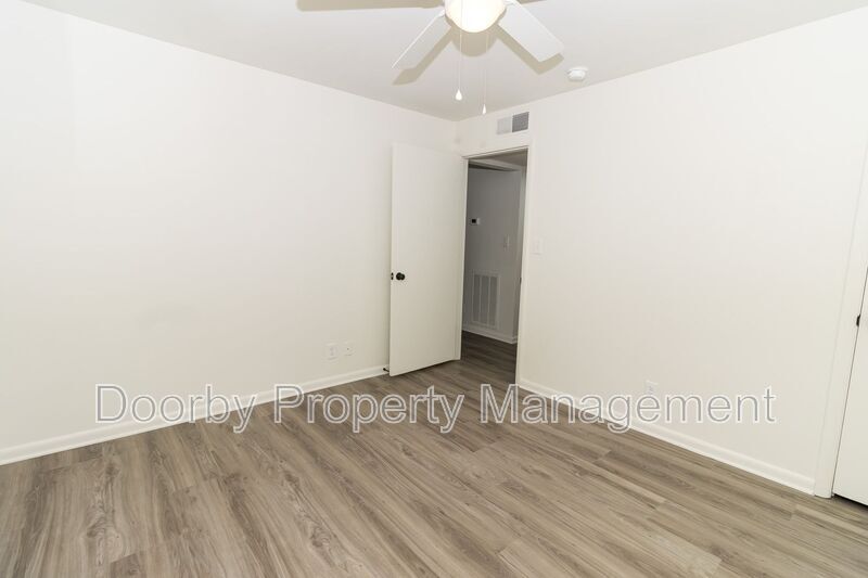 Building Photo - 513 Donaldson Rd