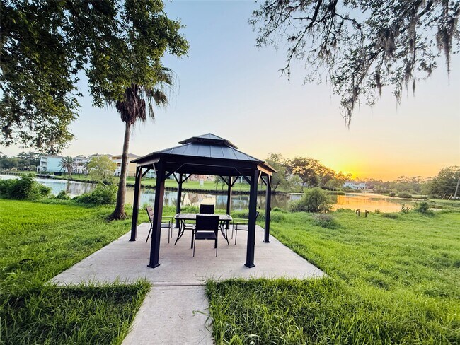 Building Photo - 3936 Wagon Rd