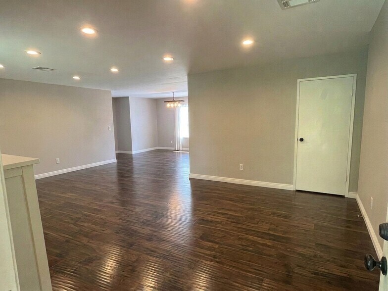 Building Photo - 10554 Andasol Ave