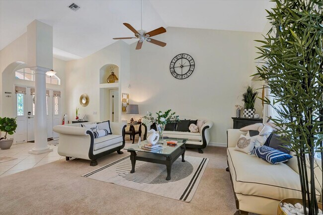 Building Photo - 19 Hoffer St