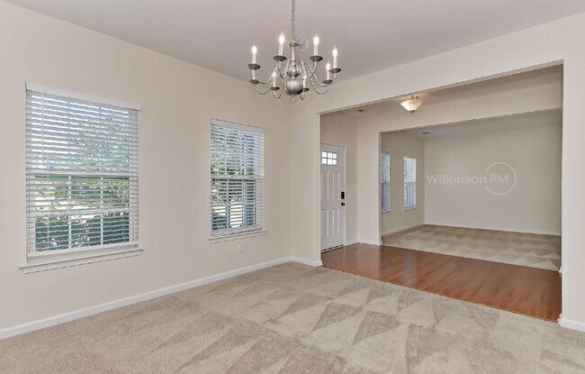 Building Photo - Beautiful 3,409 sqft 5-bedroom 3-bath Exec...