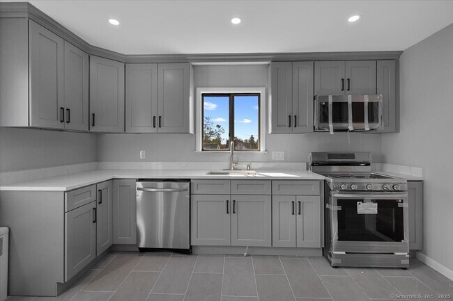 Building Photo - 88 Horton St