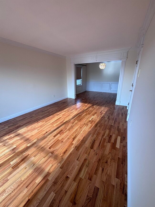 Building Photo - 166 Lincoln St