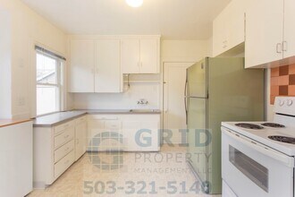 Building Photo - Craftsman Bungalow Available in Kenton Area