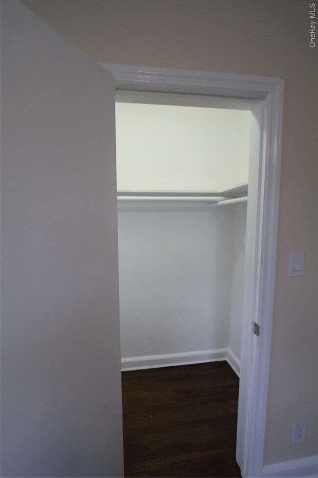 Building Photo - 215 Colonial Ave