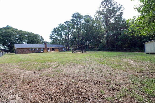 Building Photo - 579 Sierra St