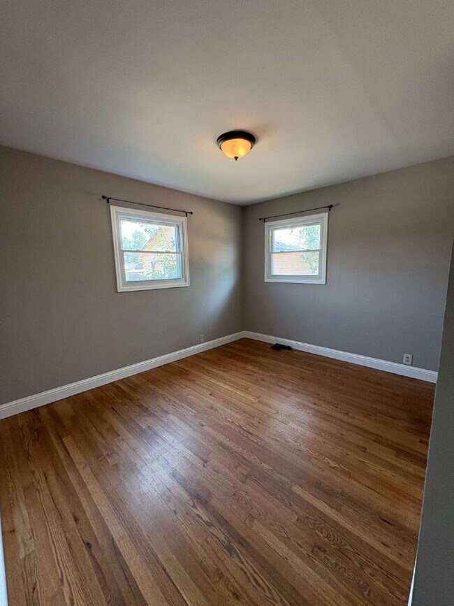 Building Photo - 3 bedroom - Montrose