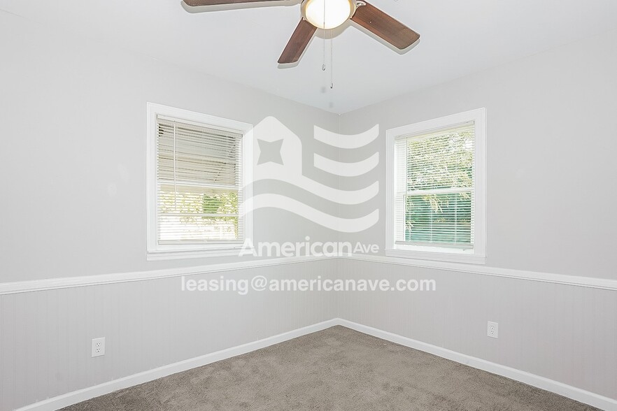 Building Photo - 1952 Williams Dr