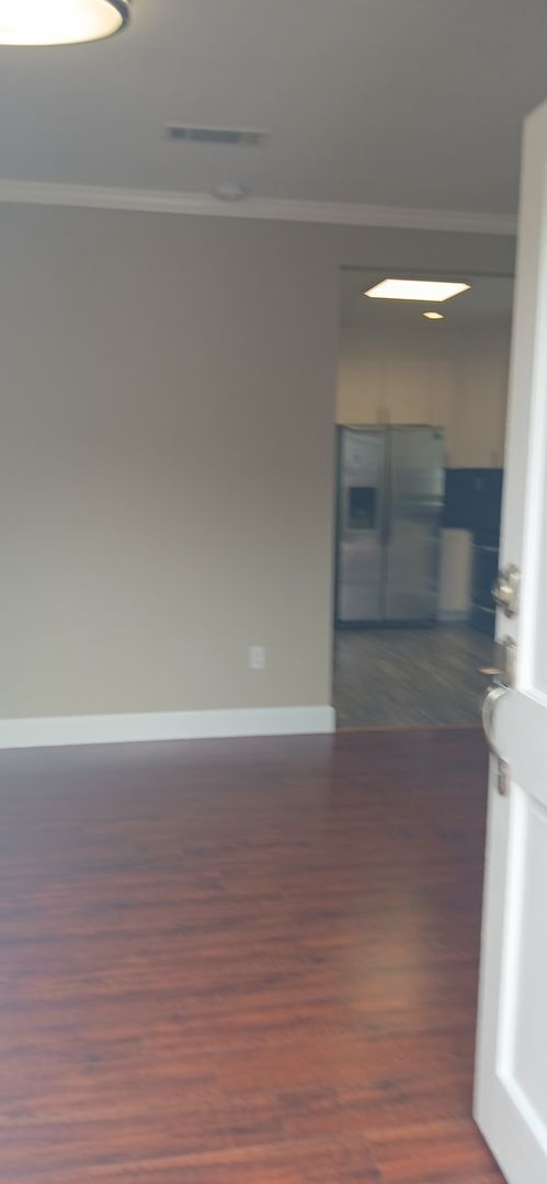 Building Photo - 720-722s