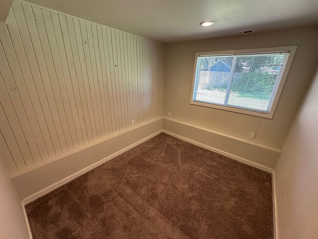 Building Photo - Charming 3 bedroom home in desirable Puyallup