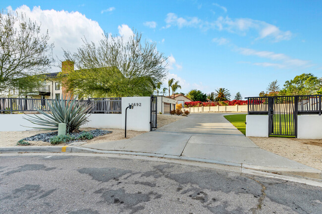 Building Photo - 14692 Ranch Trail Dr