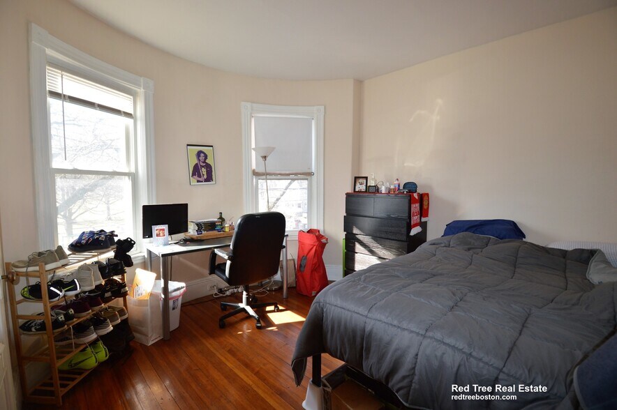 Building Photo - 98 Cypress St