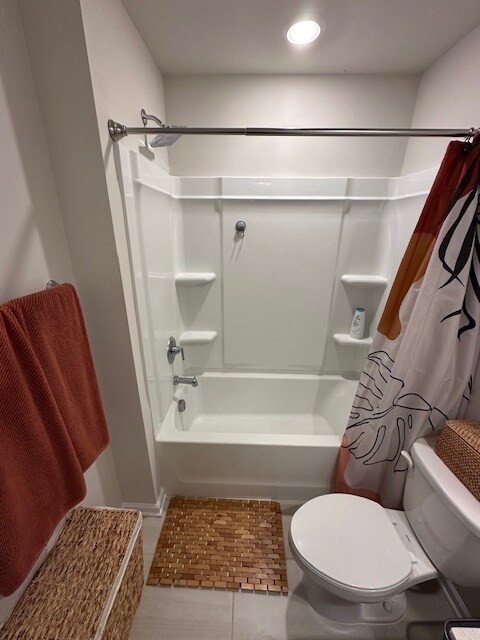 Guest Bathroom - 1053 Plumcrest Dr