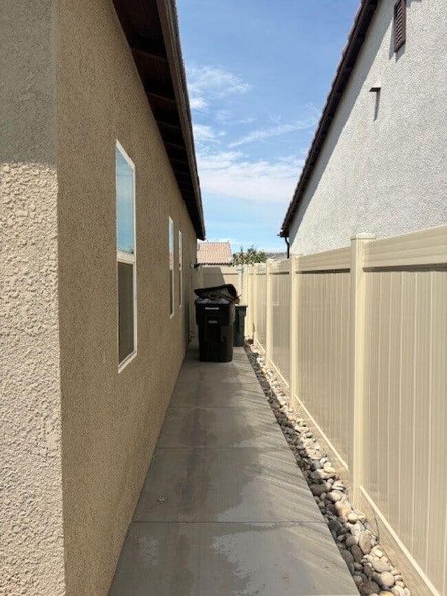 Building Photo - 3 Bedroom + Office, 2 Bath Home with Solar...