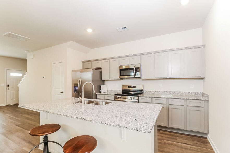 Building Photo - 239 Duck Grv Wy