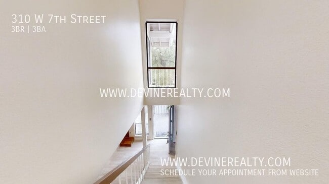 Building Photo - 310 W 7th St