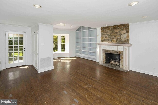 Building Photo - 1268 Rydal Rd