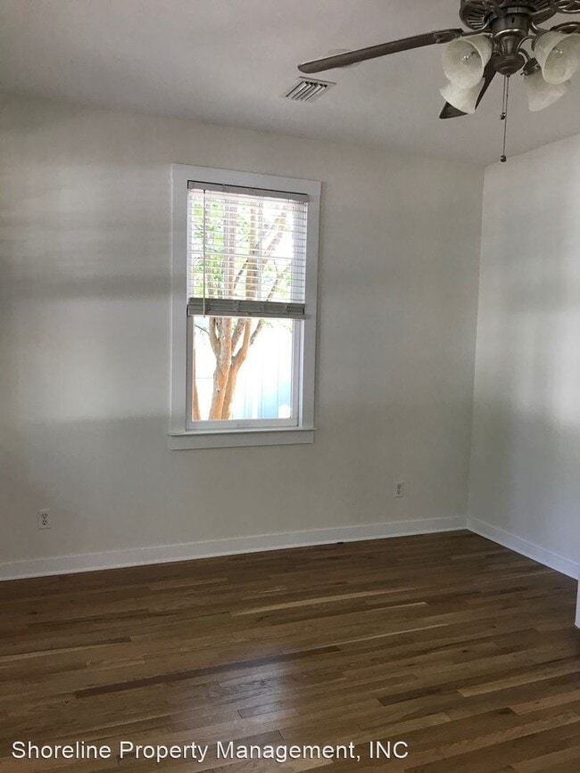 Building Photo - 2 br, 1 bath House - 605 Cottage Square Lane